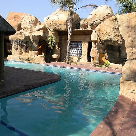 African Cave Lodge 해먼스크랄 외부 사진